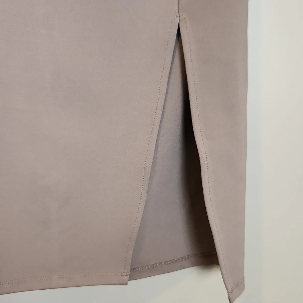 NWT Tahari Pencil Skirt‎ In Smokey Taupe Size Small